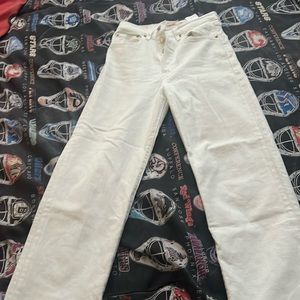 WHITE RIBCAGE STRAIGHT LEVIS JEANS SIZE 27